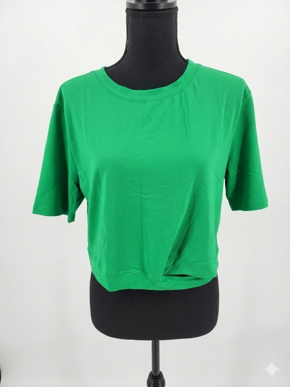 New York & Company Green Short Sleeve Crop Tee
